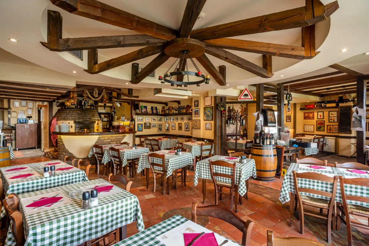 Enterijer restorana Amici